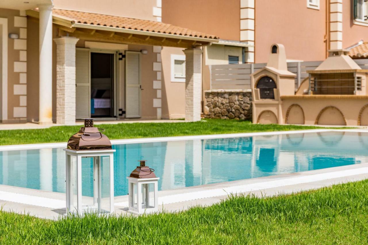 Villa Johnnie Pouládes Exterior foto